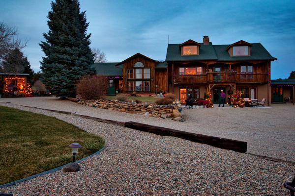 Christmas Decorations at The Inn at Pennington Place in Walsenburg