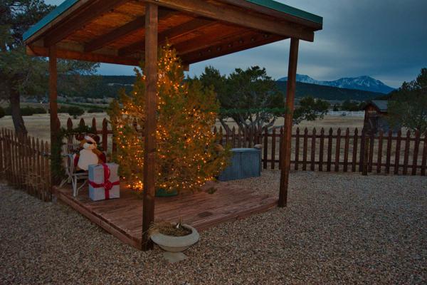 Christmas Decorations at The Inn at Pennington Place in Walsenburg