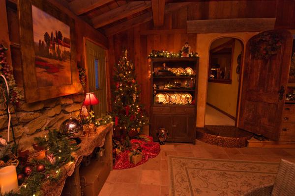 Christmas Decorations at The Inn at Pennington Place in Walsenburg