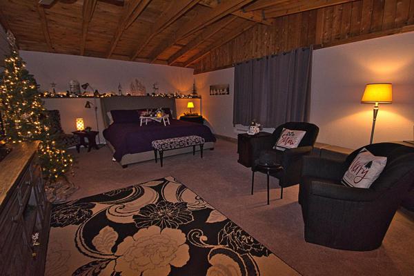 Christmas Decorations at The Inn at Pennington Place in Walsenburg